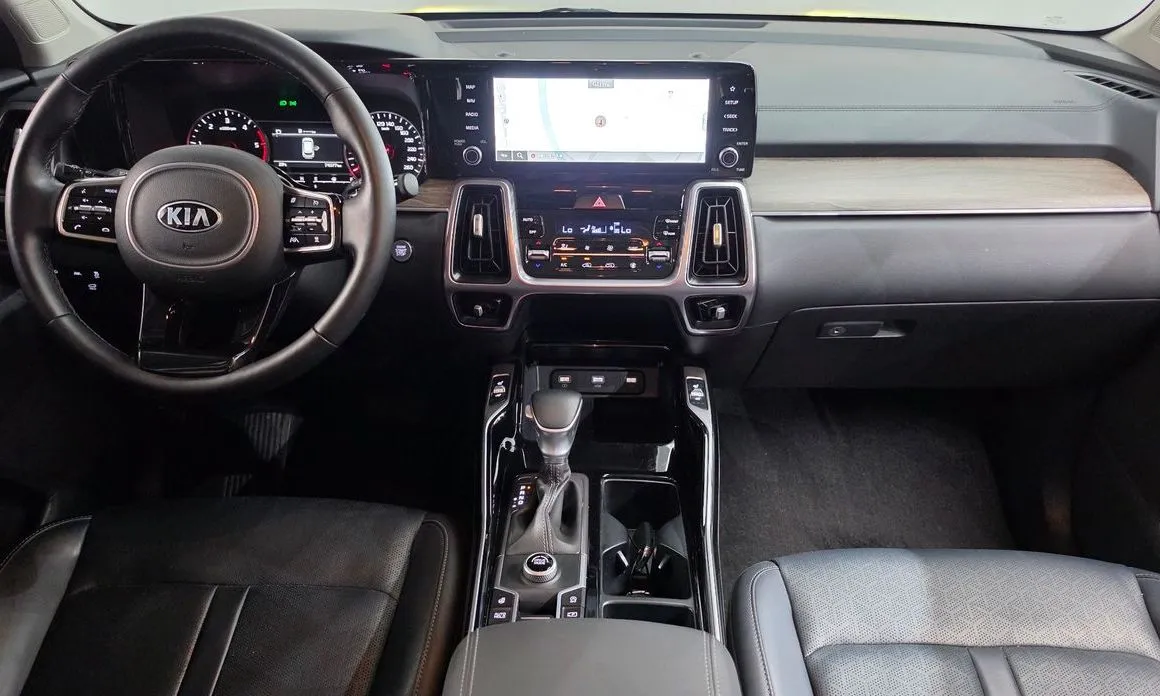 Kia Sorento — фото 7