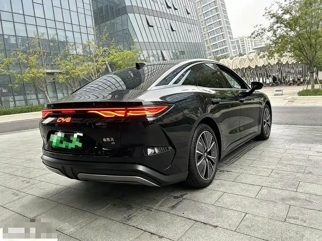 BYD Han L — фото 4