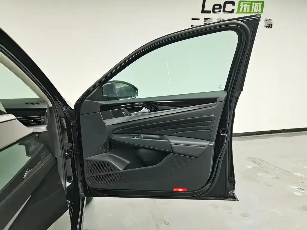 Volkswagen Passat — фото 8