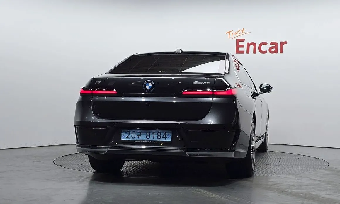 BMW i7 — фото 3