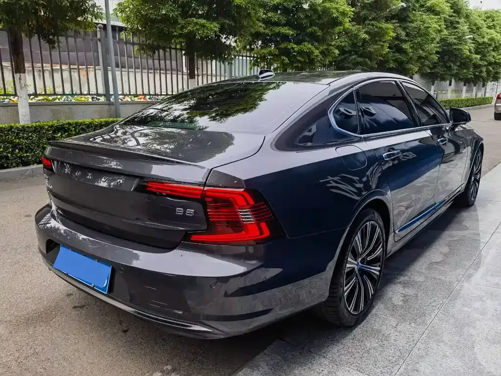 Volvo S90 — фото 9