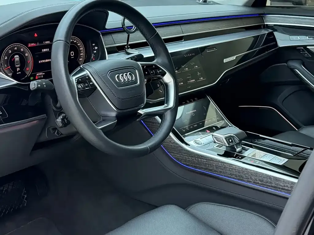 Audi A8 — фото 6