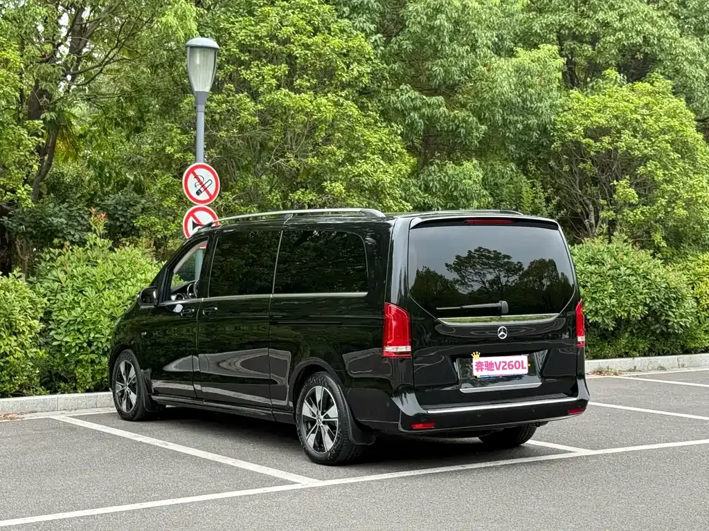 Mercedes-Benz V-Class — фото 10