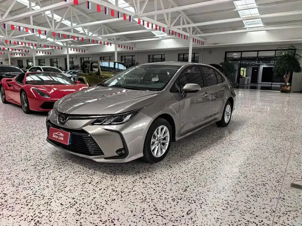 Toyota Corolla — фото 1
