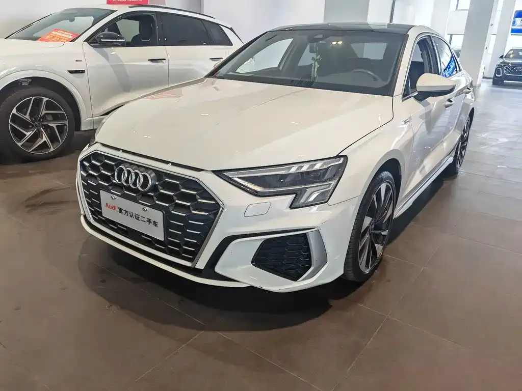Audi A3 — фото 1