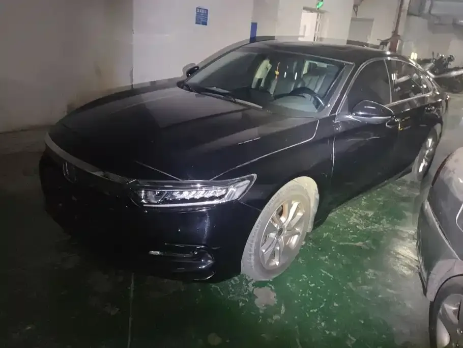 Honda Accord — фото 1