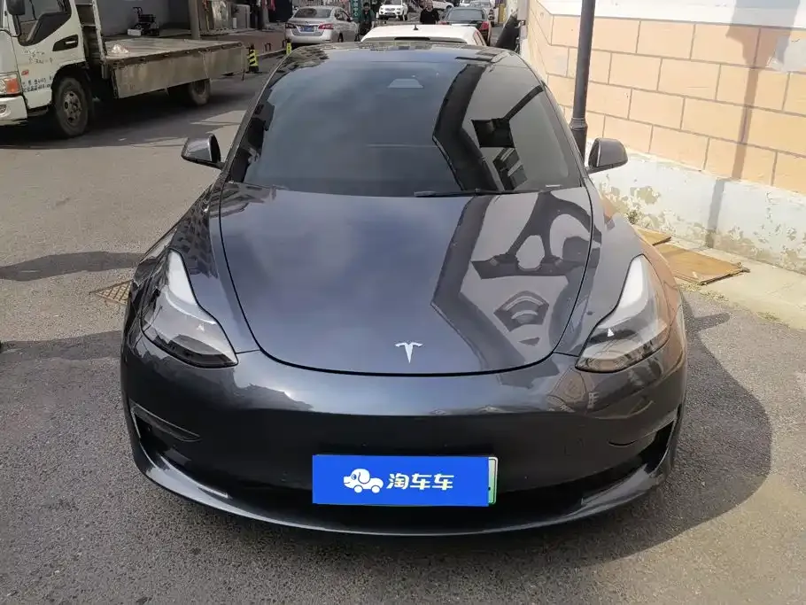 Tesla Model 3 — фото 8