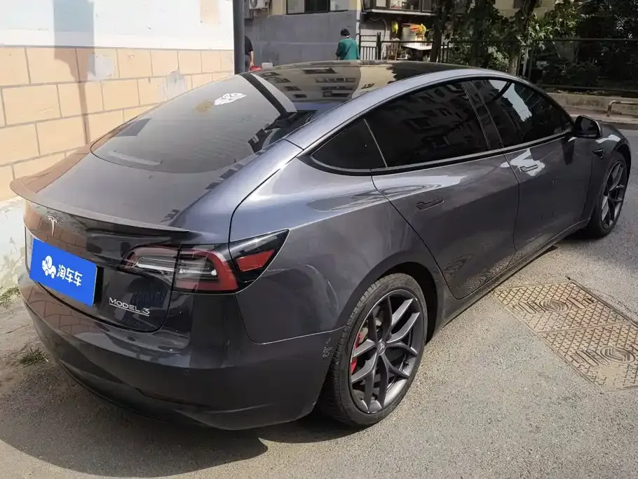 Tesla Model 3 — фото 9