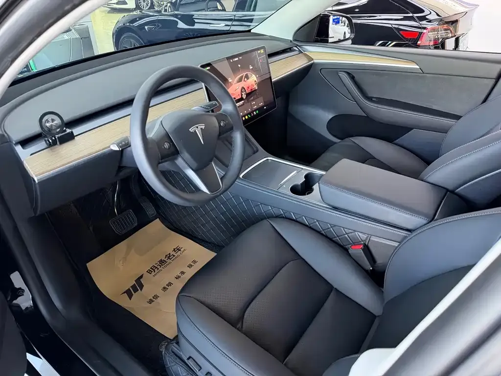 Tesla Model Y — фото 3