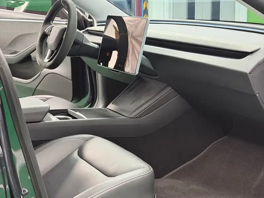 Tesla Model 3 — фото 2
