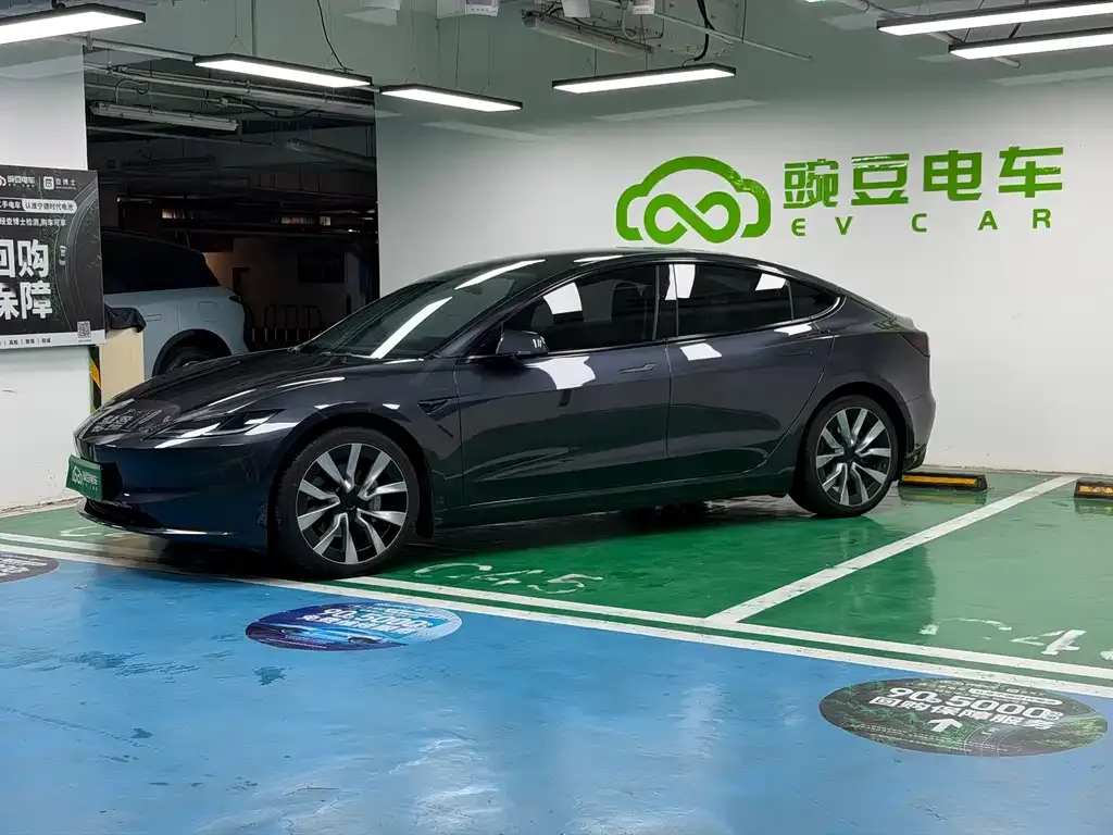 Tesla Model 3 — фото 4