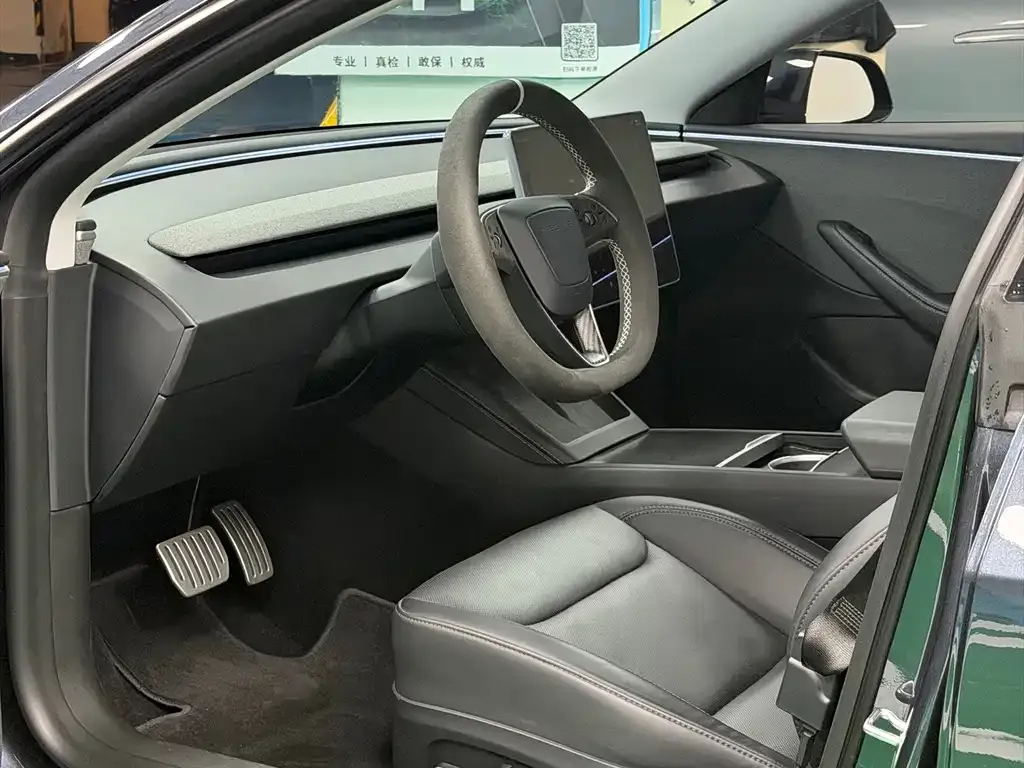 Tesla Model 3 — фото 9