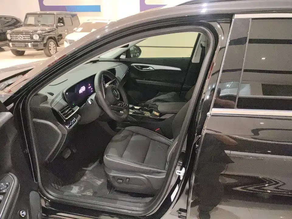 Buick Envision Plus — фото 8