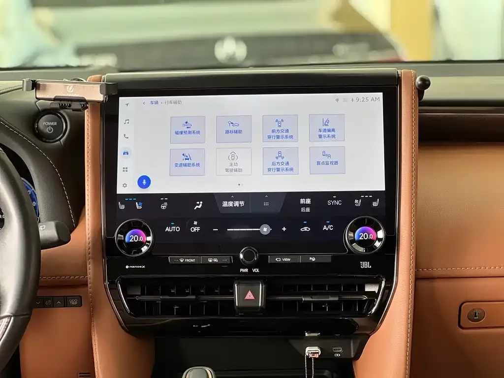 Toyota Alphard — фото 7