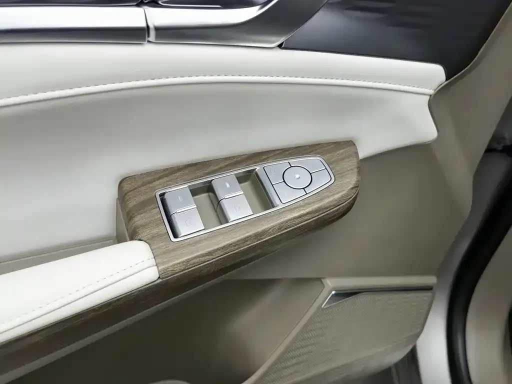 Roewe RX9 — фото 3