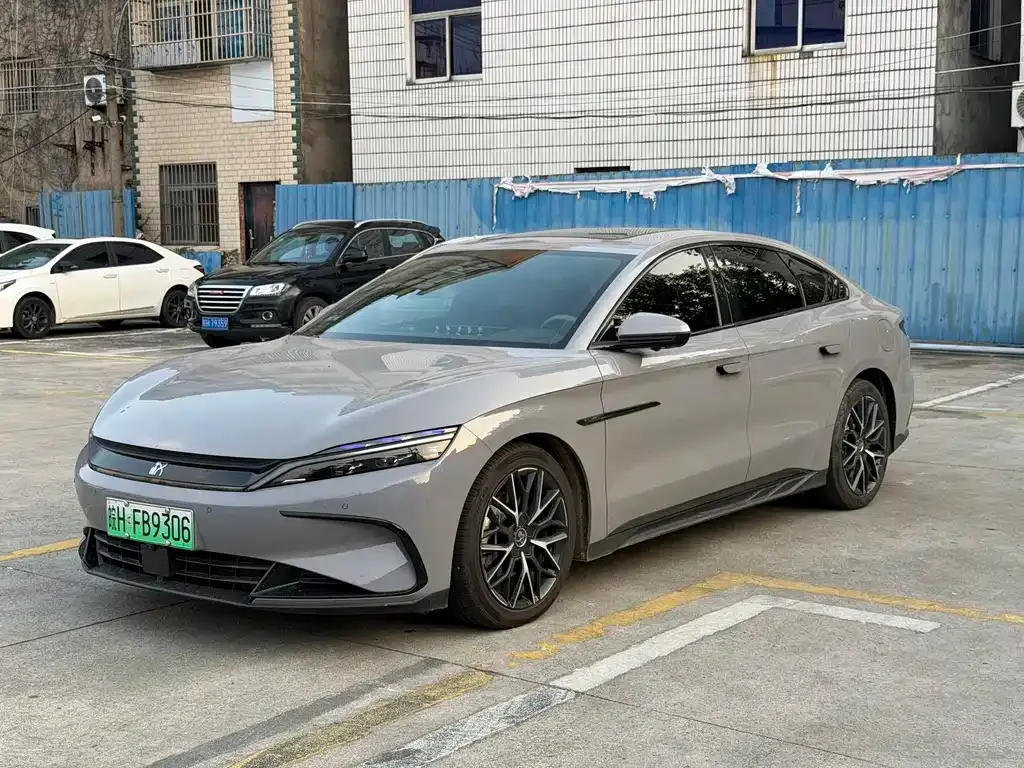 BYD Han — фото 1