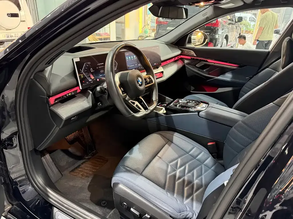 BMW 5 Series — фото 10