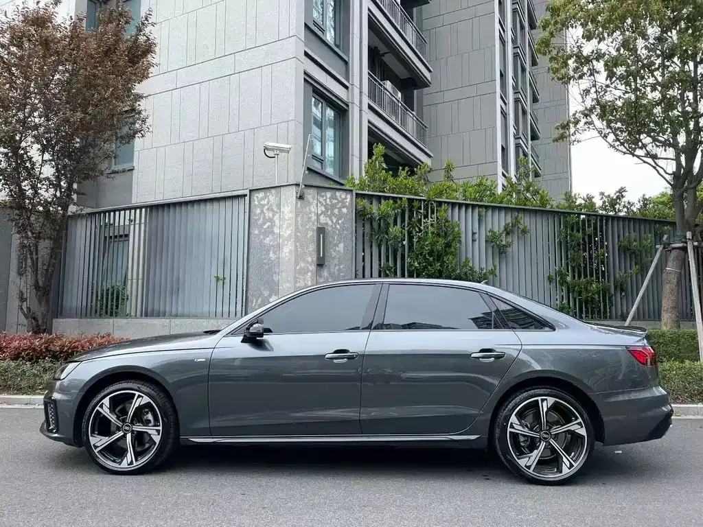 Audi A4L — фото 10