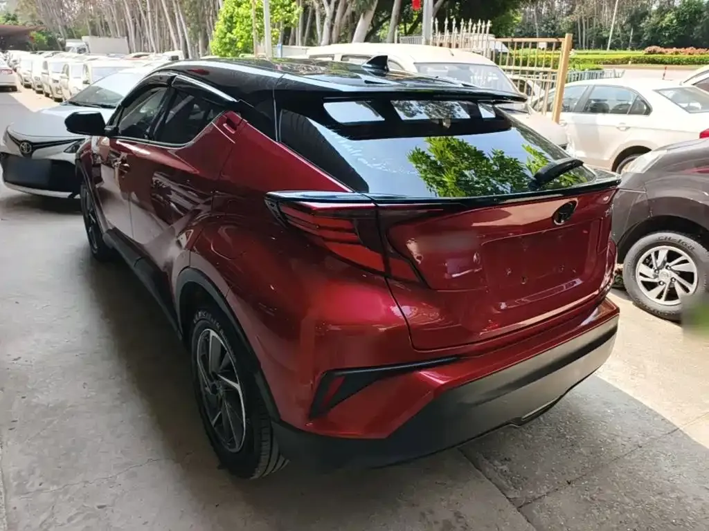 Toyota C-HR — фото 8