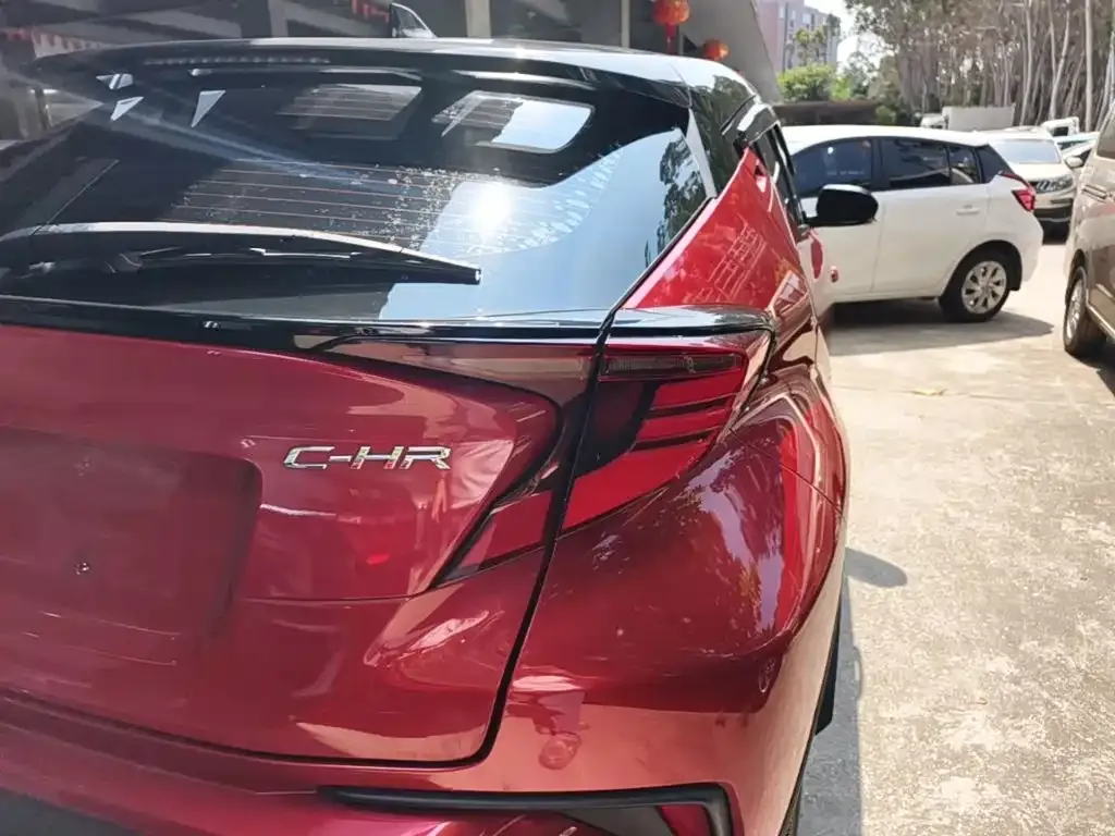 Toyota C-HR — фото 10