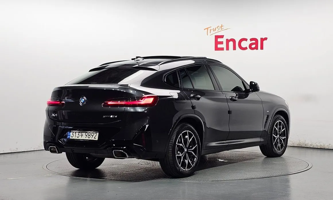 BMW X4 — фото 10