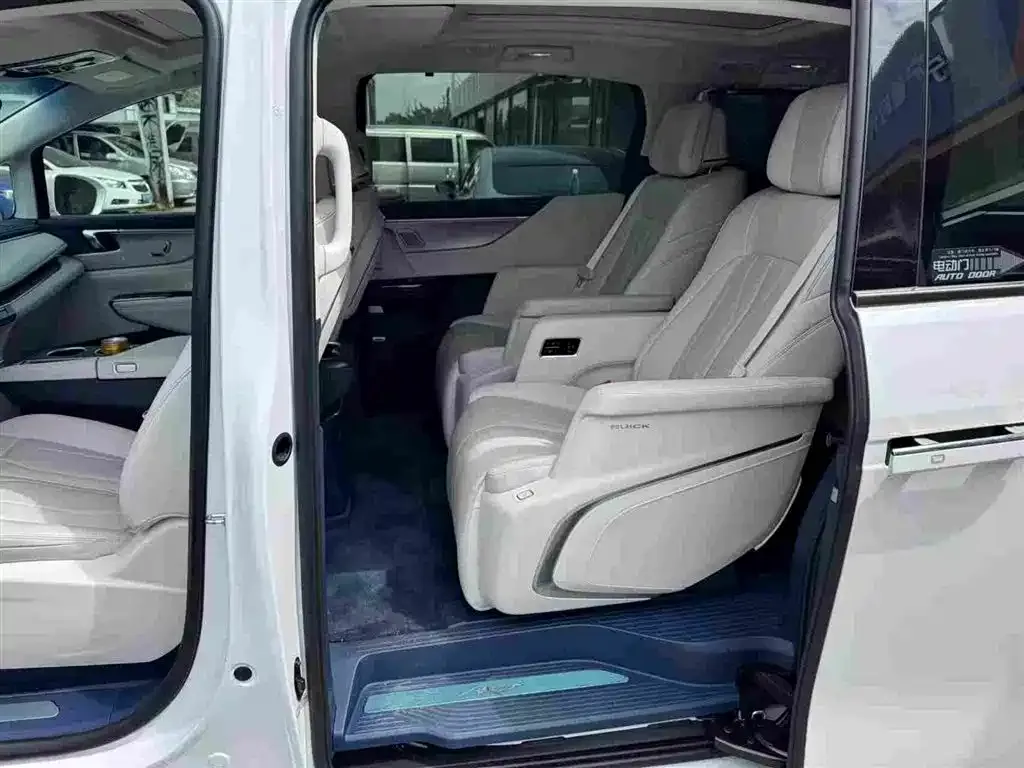 Buick GL8 Hybrid — фото 6