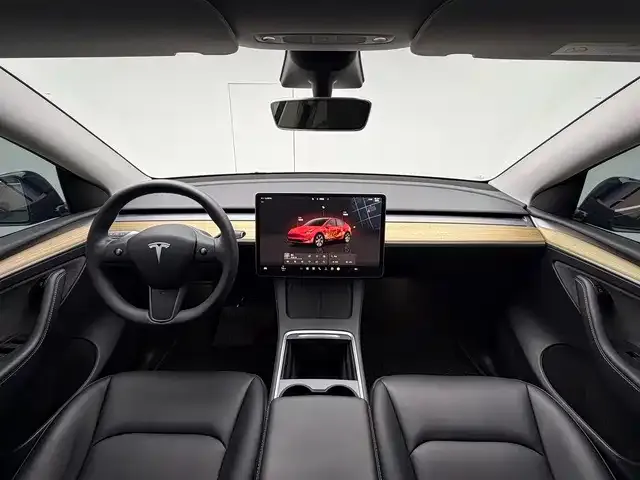 Tesla Model Y — фото 7