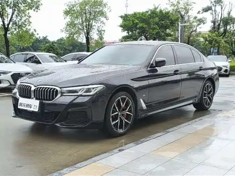 BMW 5 Series — фото 1