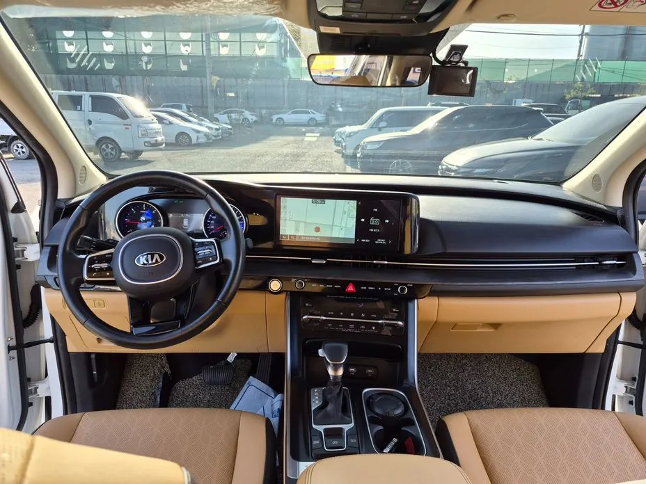 Kia Carnival — фото 10