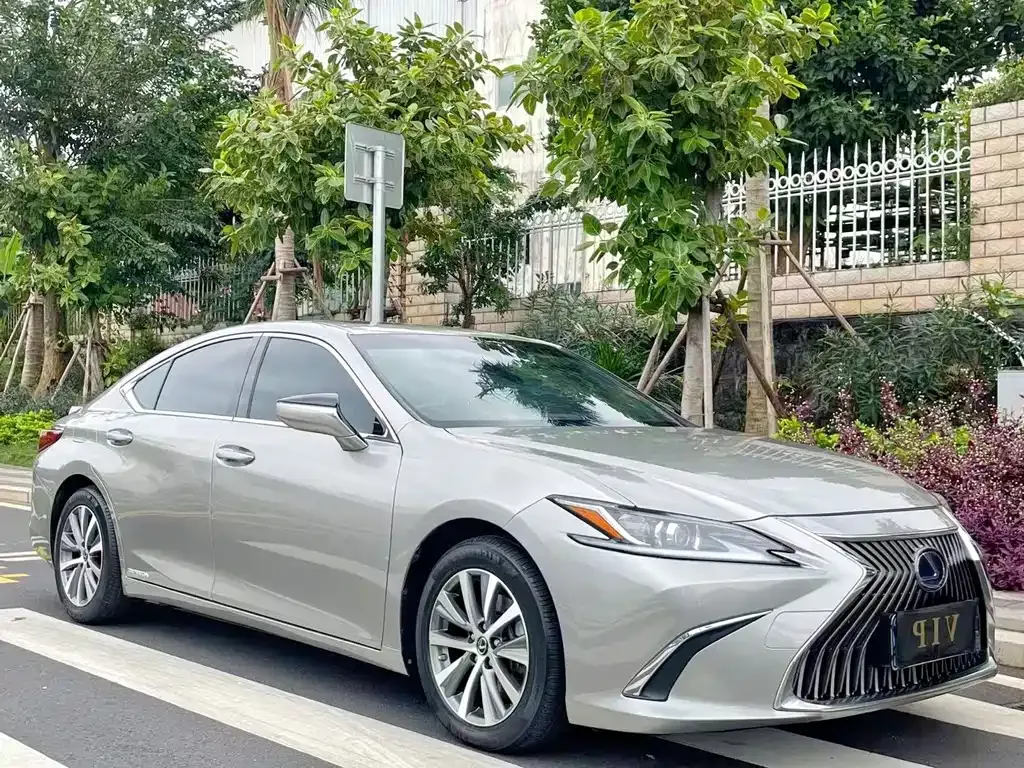 Lexus ES — фото 10