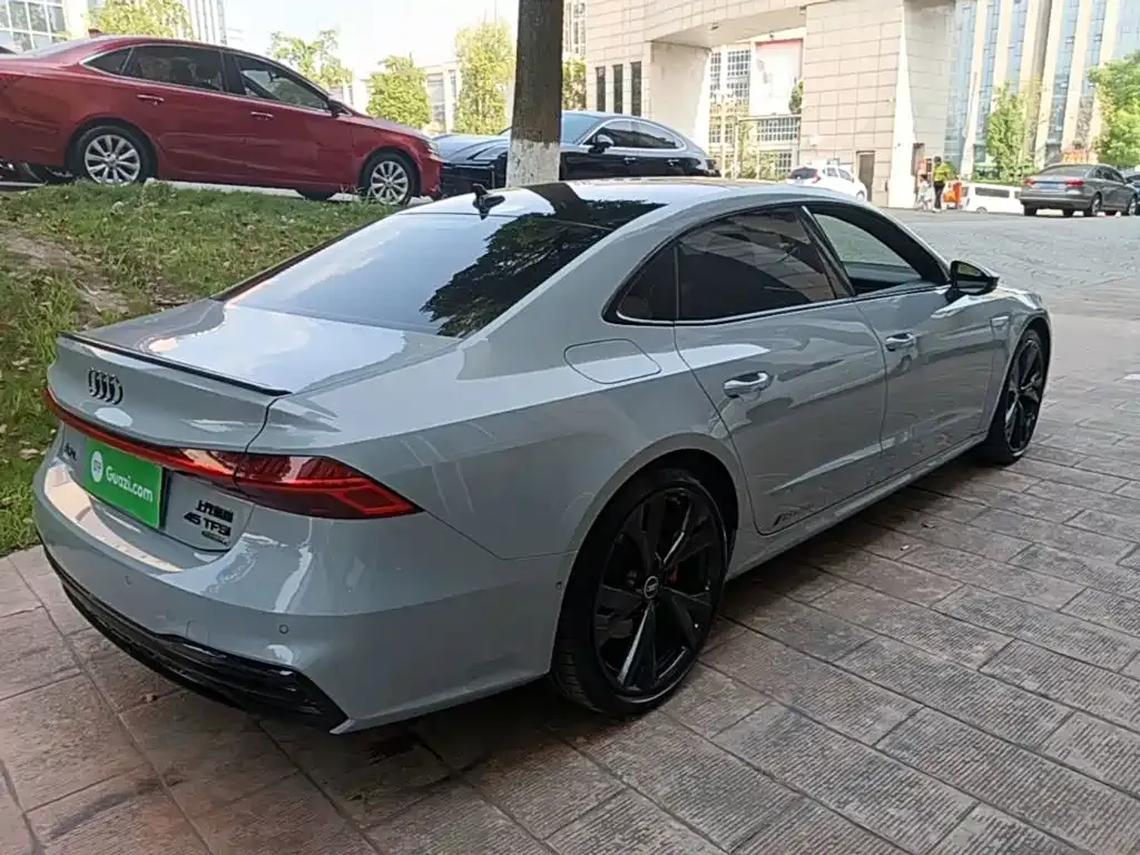 Audi A7L — фото 7