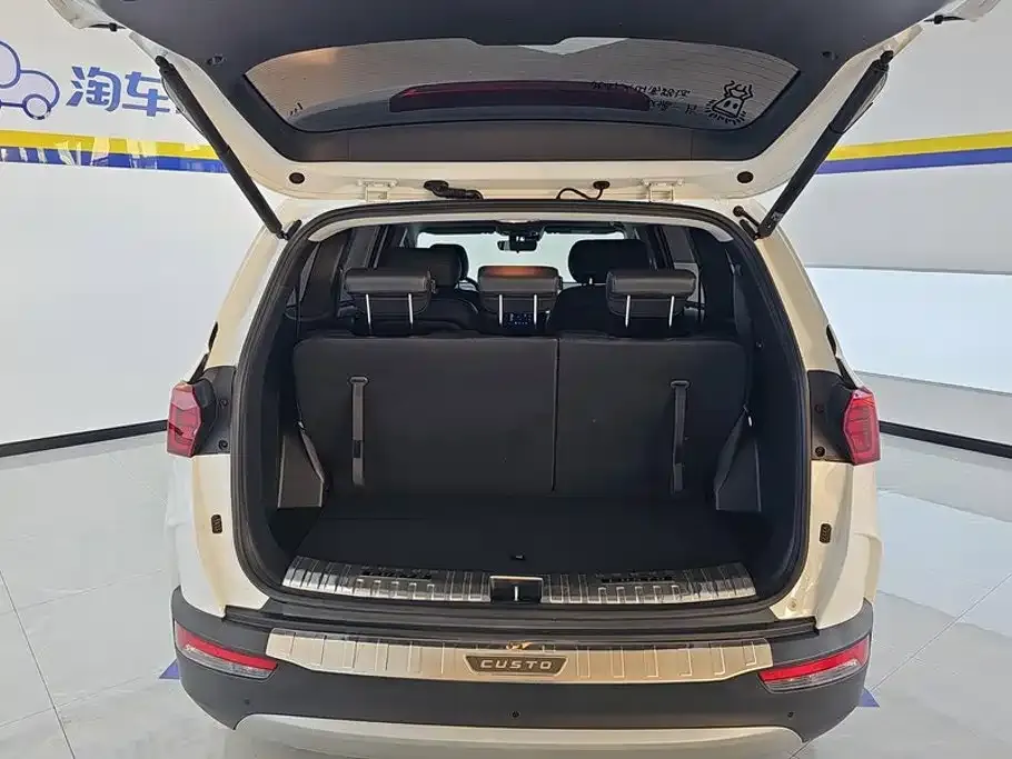 Hyundai Custo — фото 10
