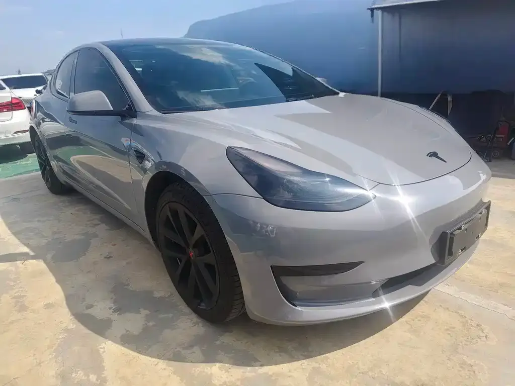 Tesla Model 3 — фото 10