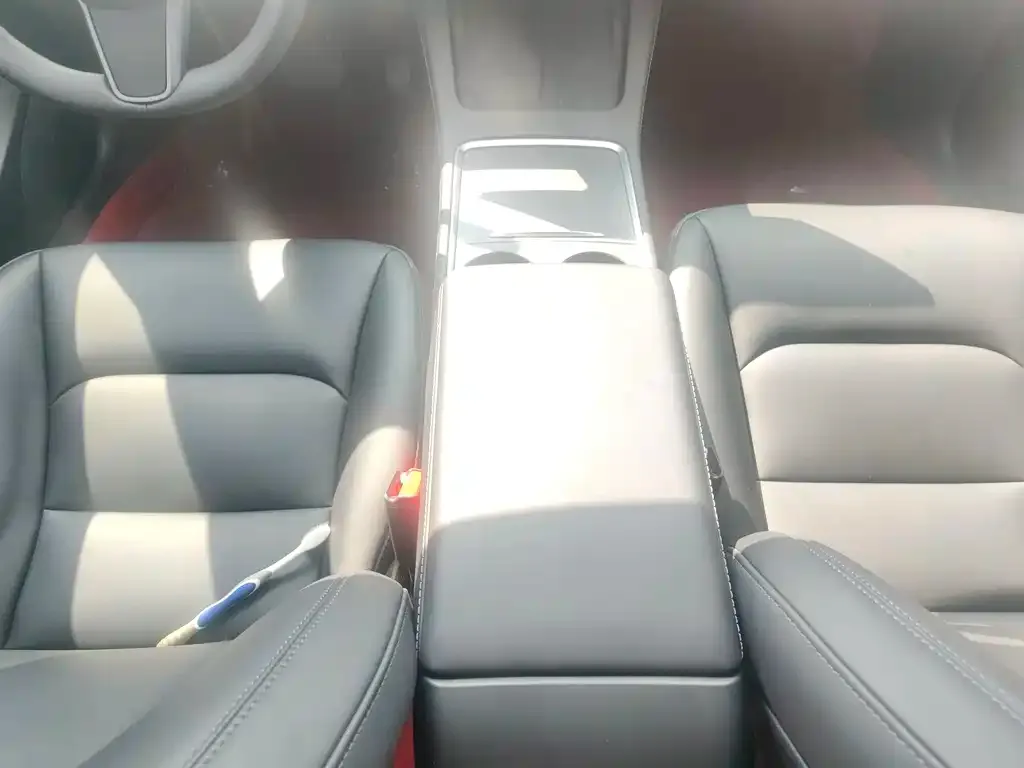 Tesla Model 3 — фото 2