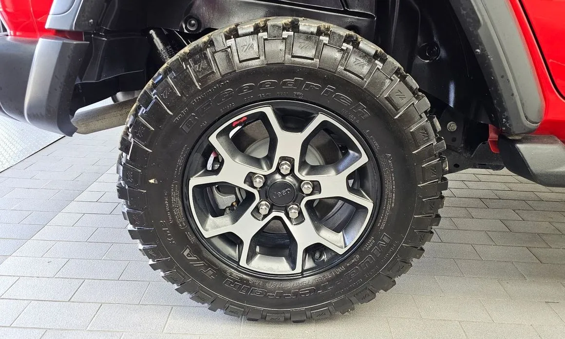 Jeep Wrangler — фото 10