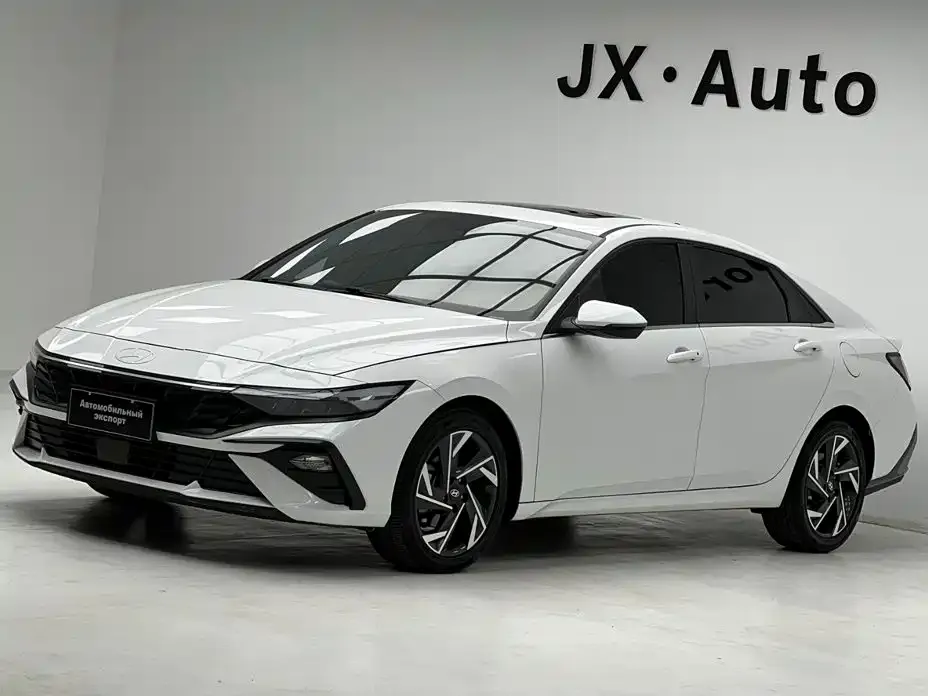 Hyundai Elantra — фото 1