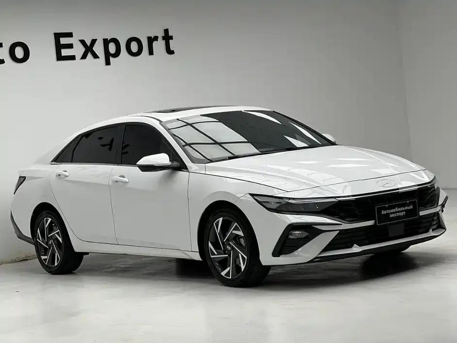 Hyundai Elantra — фото 5