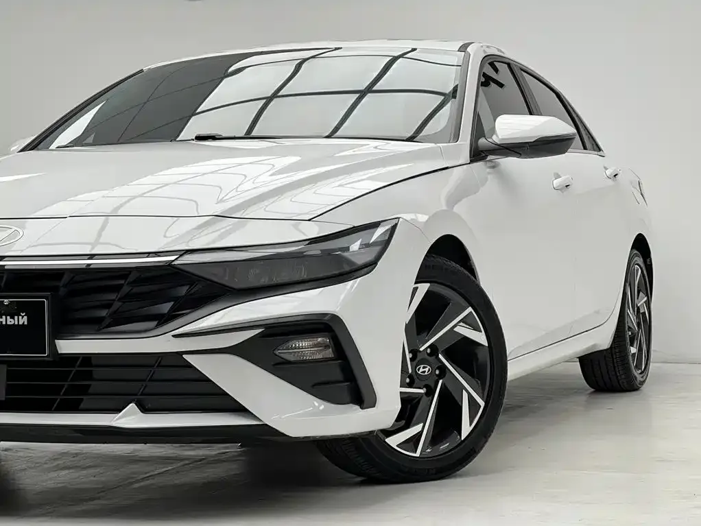 Hyundai Elantra — фото 8