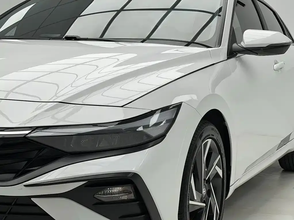 Hyundai Elantra — фото 9