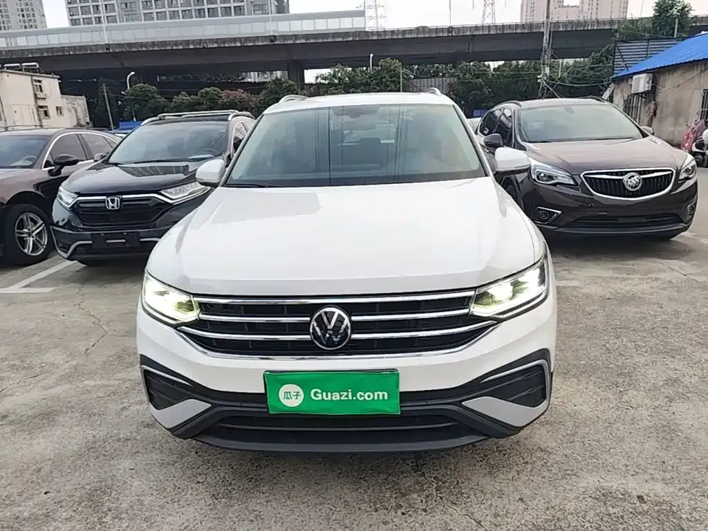 Volkswagen Tiguan L — фото 5