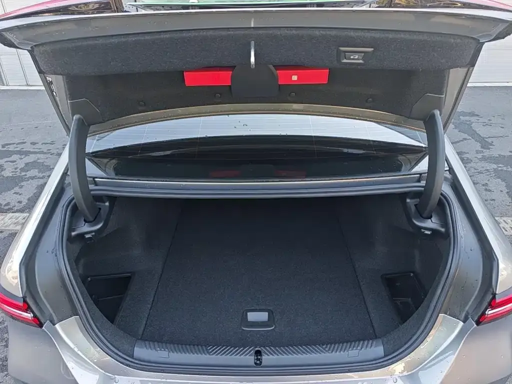 BMW i5 — фото 10