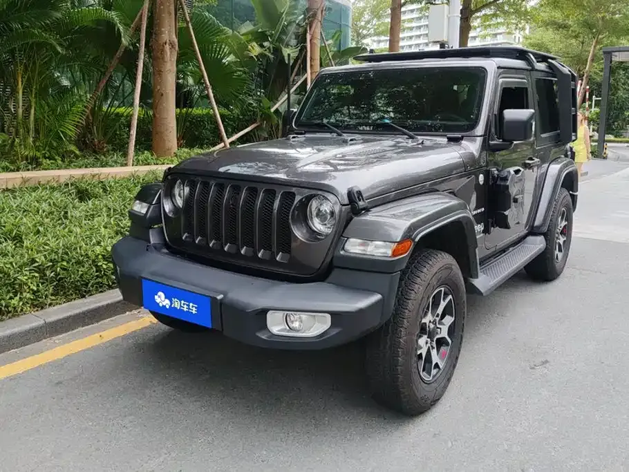 Jeep Wrangler — фото 1