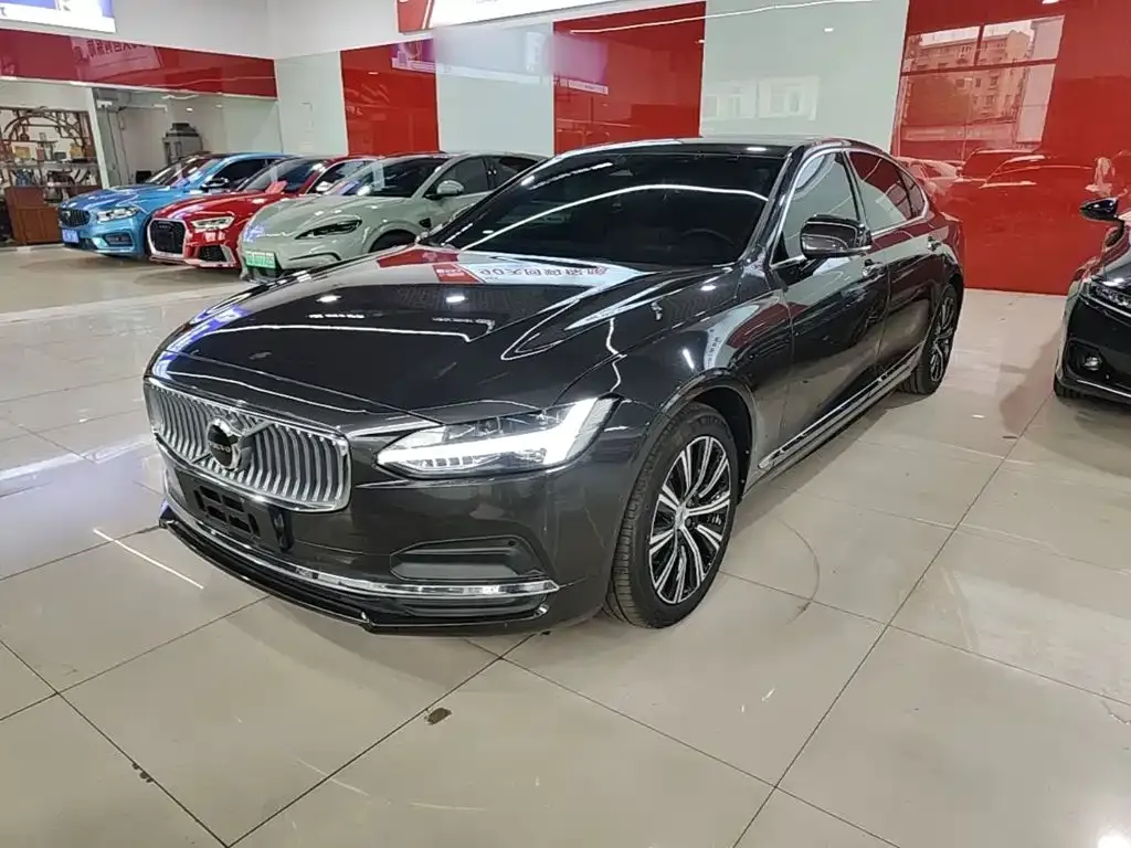 Volvo S90 — фото 1
