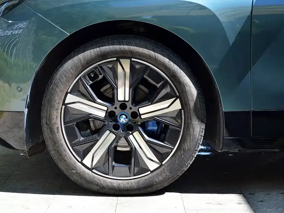 BMW iX — фото 5