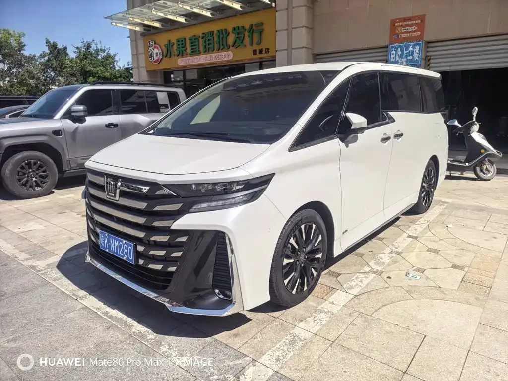 Toyota Vellfire — фото 2