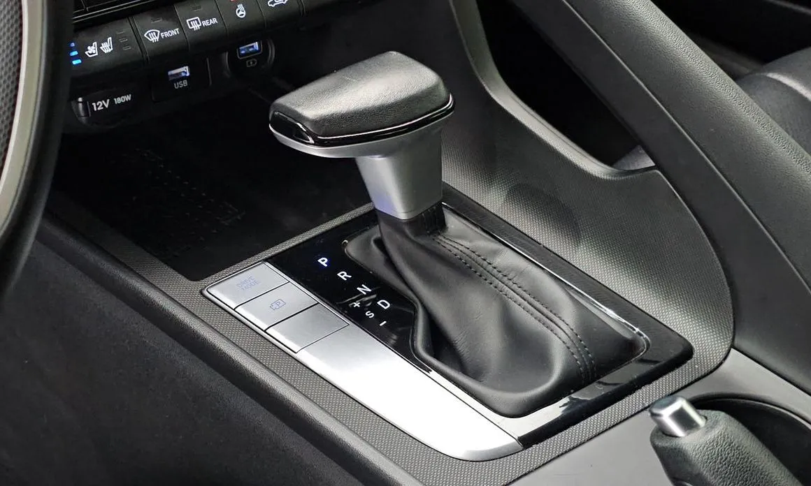 Hyundai AVANTE — фото 7