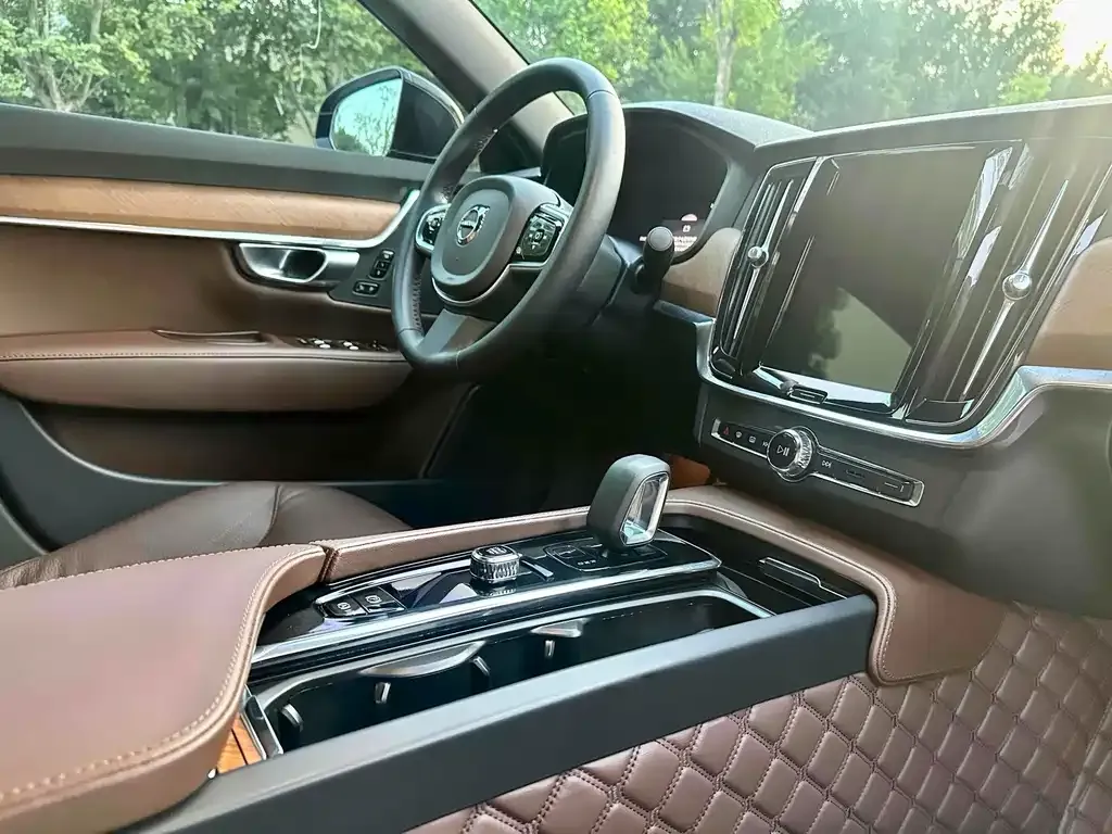Volvo S90 — фото 2
