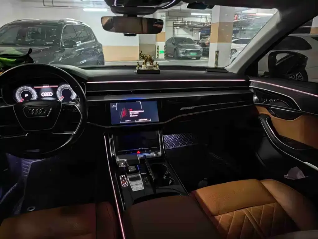 Audi A8 — фото 4
