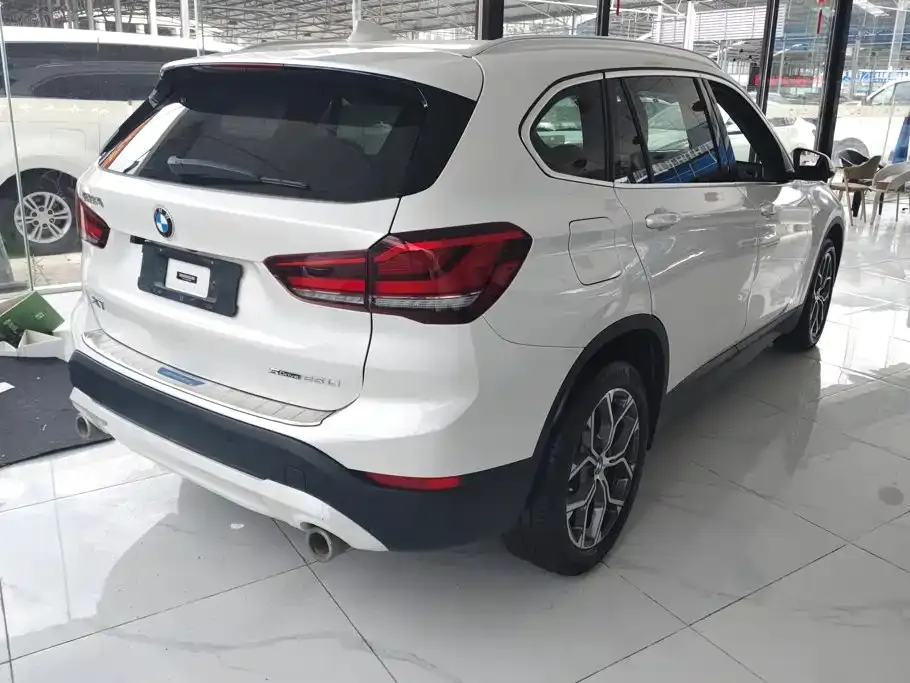 BMW X1 — фото 7