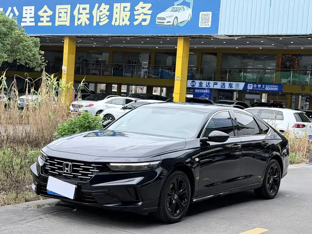 Honda Accord — фото 1